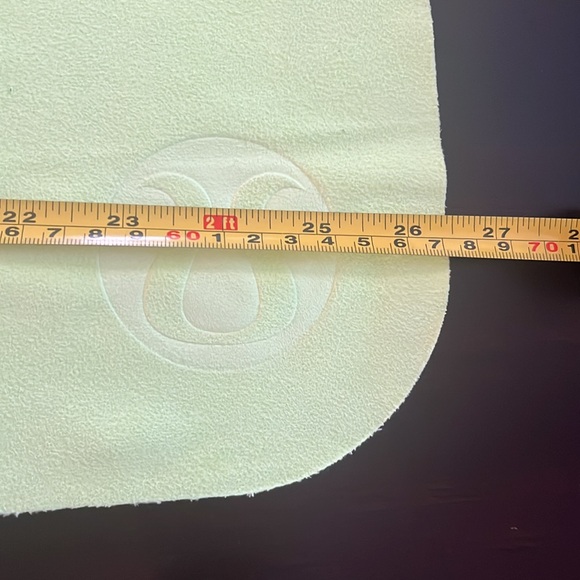 Lululemon Big Towel - Picture 4 of 6